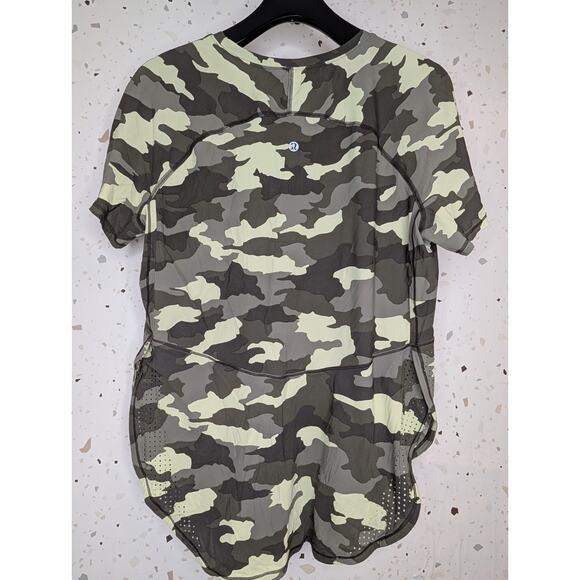 Lululemon UVP Camouflage Run Short Sleeve Shirt Size 8 EUC - Picture 3 of 8